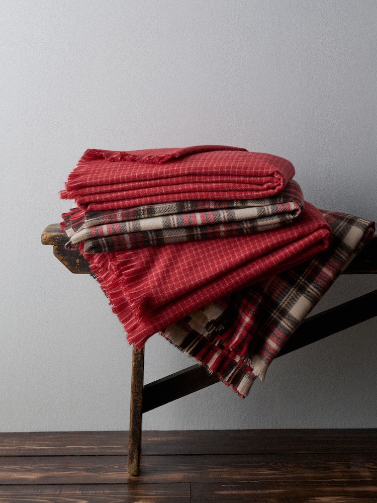 The Set 4 Pack Red Christmas Check/Windowpane Cosy Throws - Image 1 of 6