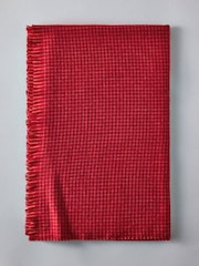 The Set 4 Pack Red Christmas Check/Windowpane Cosy Throws - Image 4 of 6