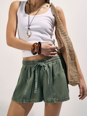 River Island Green Elasticated Drawstring Flippy Denim Shorts - Image 4 of 4