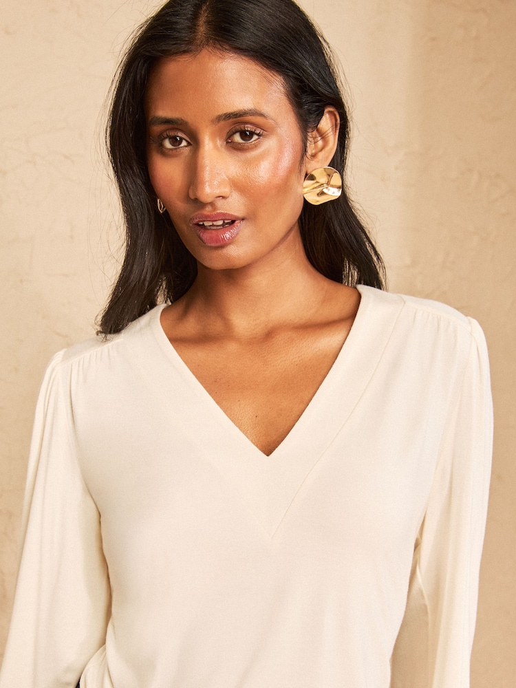Love & Roses Ivory V-Neck Jersey Top - Image 2 of 4