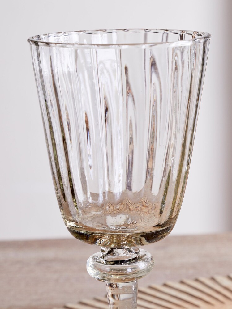 Nkuku Set of 4 Clear Minati Wine Glasses - Image 2 of 3 Nkuku Set of 4 Clear Minati Wine Glasses - Image 2 of 3