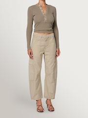 Citizens of Humanity Natural Marcelle Barrel Cargo Trousers in Burnished Khaki - Image 6 of 8