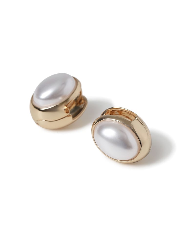 Aela Gold Tone Pearl Clicker Hoop Earrings - Image 3 of 3 Aela Gold Tone Pearl Clicker Hoop Earrings - Image 3 of 3
