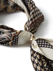 Adjustable Bead Scarf - Image 2 of 2