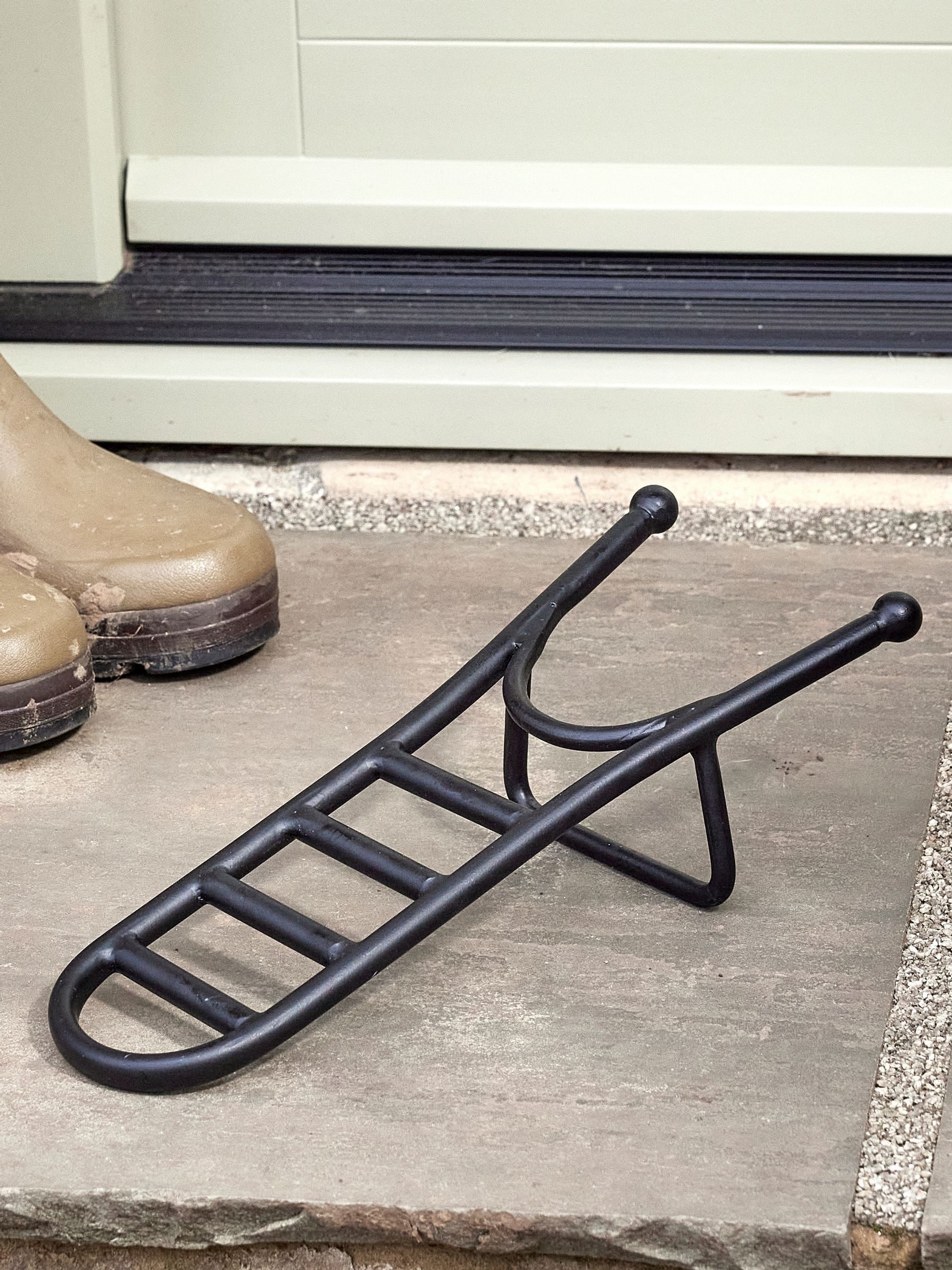B&Q - Traditional Style Iron Outdoor Garden Black Boot Jack Shoe Scraper H7 X L35.5 X D11.5Cm - Image 2