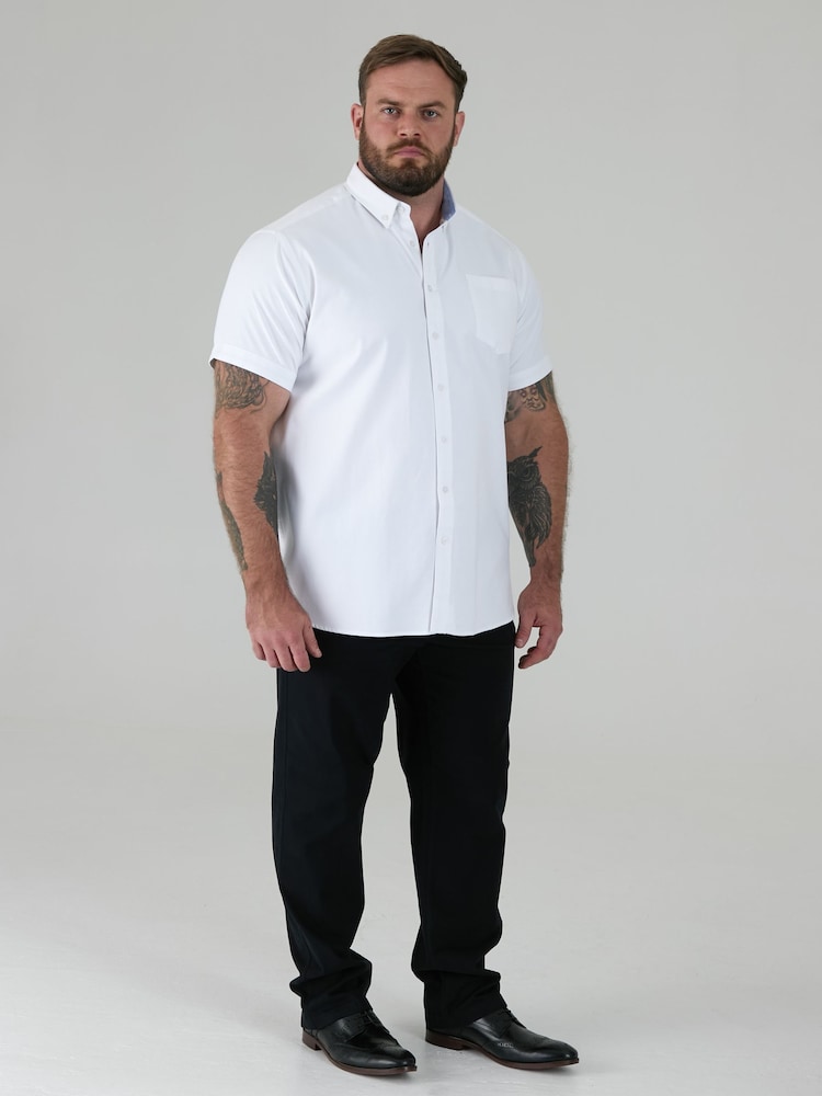 D555 White JAMES Classic Oxford Short Sleeve Button Down Shirt With Chest Pocket - Image 2 of 9