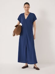 أزرق داكن - فستان ماكسي بياقة حرف V تشكيلة Grace Air Flow من Hush - صورة 1 من 5