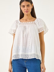 Roman חולצה בעיטור רקמת ברודרי ותחרה - תמונה 4 מתוך 5