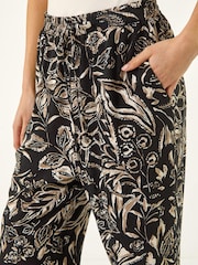 Roman Black Petite Floral Tapered Linen Mix Trousers - Image 6 of 6