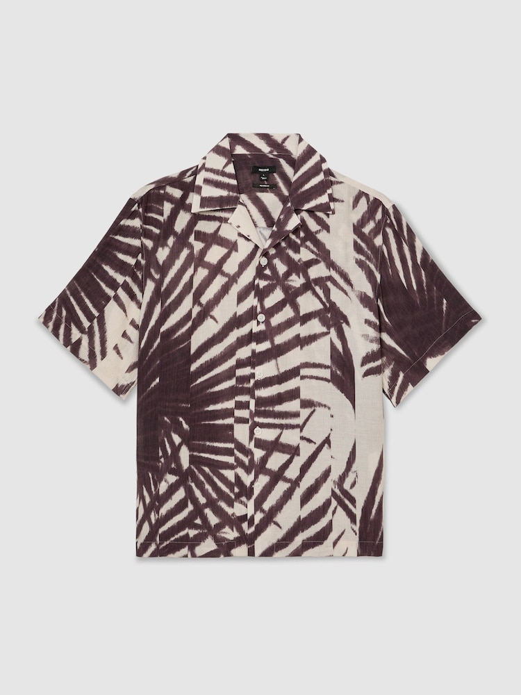 Reiss Bordeaux Shindora Plissé Printed Cuban-Collar Shirt - Image 2 of 6 Reiss Bordeaux Shindora Plissé Printed Cuban-Collar Shirt - Image 2 of 6