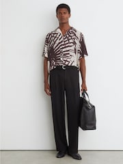 Reiss Bordeaux Shindora Plissé Printed Cuban-Collar Shirt - Image 3 of 6