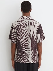 Reiss Bordeaux Shindora Plissé Printed Cuban-Collar Shirt - Image 4 of 6