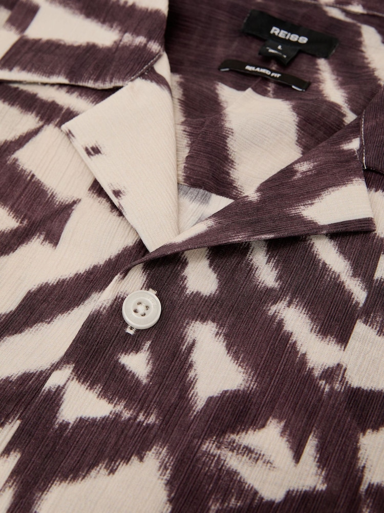 Reiss Bordeaux Shindora Plissé Printed Cuban-Collar Shirt - Image 6 of 6 Reiss Bordeaux Shindora Plissé Printed Cuban-Collar Shirt - Image 6 of 6