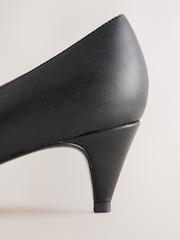 Чорний - Forever Comfort® Leather Low Court Heels - Image 7 of 9