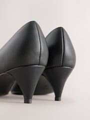 Чорний - Forever Comfort® Leather Low Court Heels - Image 8 of 9