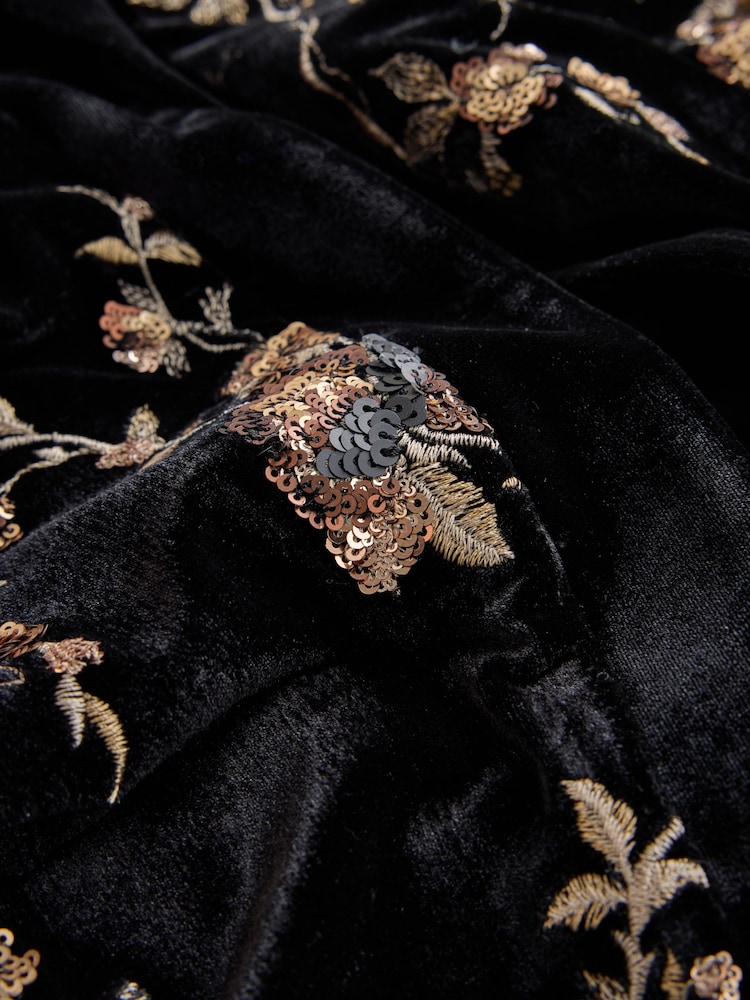 Black Long Sleeved Embellished Knot Fastening Jacket - Image 7 of 7 Black Long Sleeved Embellished Knot Fastening Jacket - Image 7 of 7