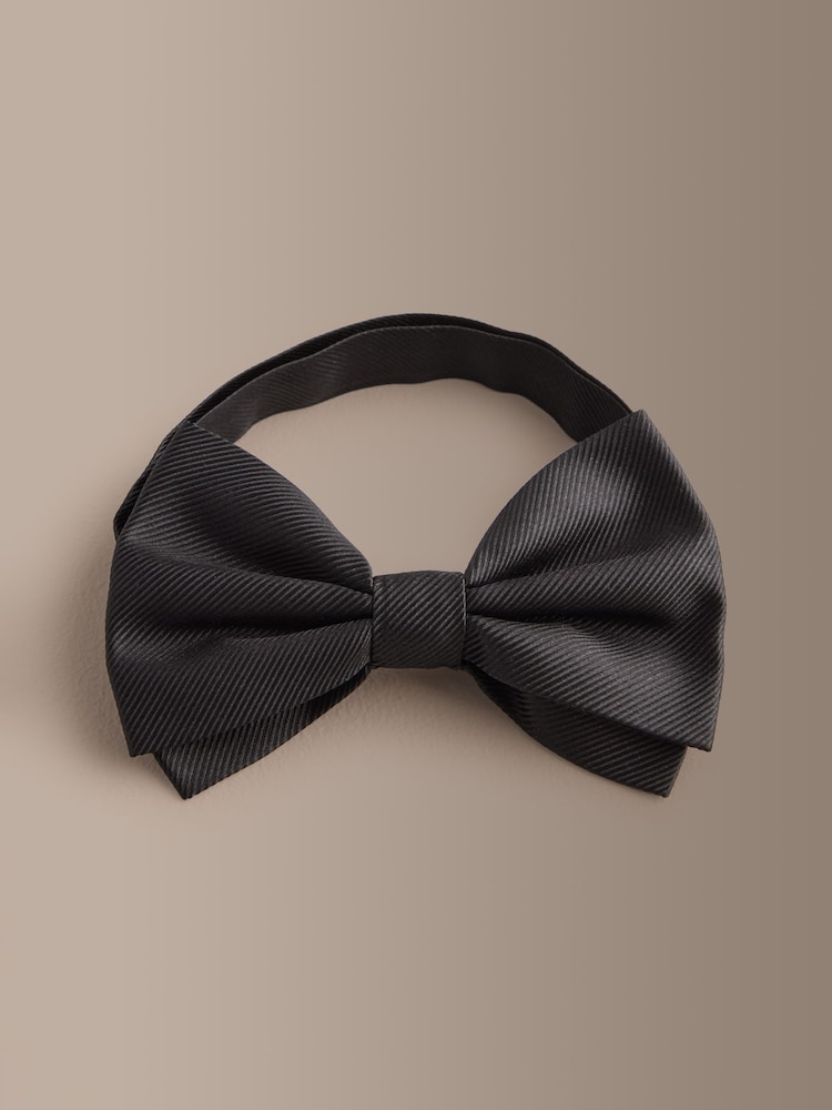 Black Signature Silk Bow Tie - Image 2 of 4 Black Signature Silk Bow Tie - Image 2 of 4