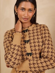 Love & Roses Camel Houndstooth Print Frilled Neck Bow Detail Knitted Cardigan - Image 2 of 5