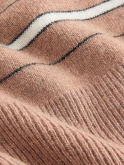 Kamila Braon Pruga - N.Premium Merino vuneni džemper sa V-izrezom - Slika 7 od 8