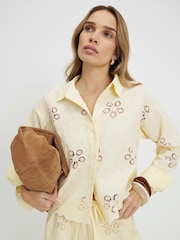 River Island Embroidered Cutwork Shirt - תמונה 2 מתוך 4