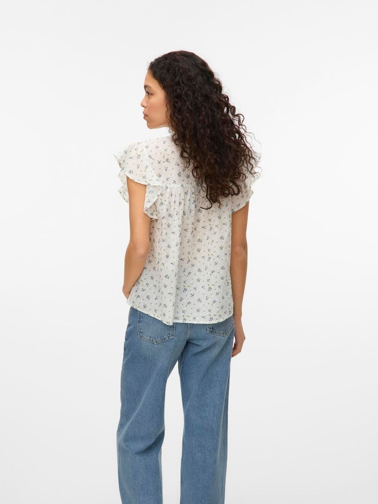 VERO MODA Kurzärmlige, genoppte Bluse mit Spitzendetails - Bild 2 von 4