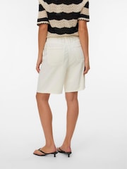 VERO MODA Cream Mid Rise Denim Bermuda Shorts - Image 4 of 4