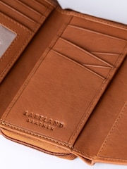 Coñac - Lakeland Leather Hartsop Flapover Purse - Imagen 6 de 6
