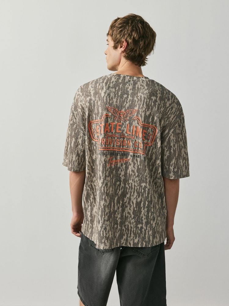 Kamuflažno zelena - Graphic Relaxed Fit Edit T-Shirt - Slika 1 iz 9