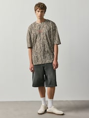 Kamuflažno zelena - Graphic Relaxed Fit Edit T-Shirt - Slika 3 iz 9
