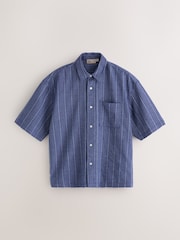 Modrá - EDIT Short Sleeve Seersucker Stripe Shirt - Obrázek 6 z 8