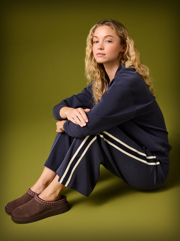 Skechers Brown Keepsakes Cascade Slippers - Image 1 of 9