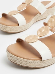 Yours Curve White Wide Fit Hammered Disk Wedge Sandals - Image 4 of 4