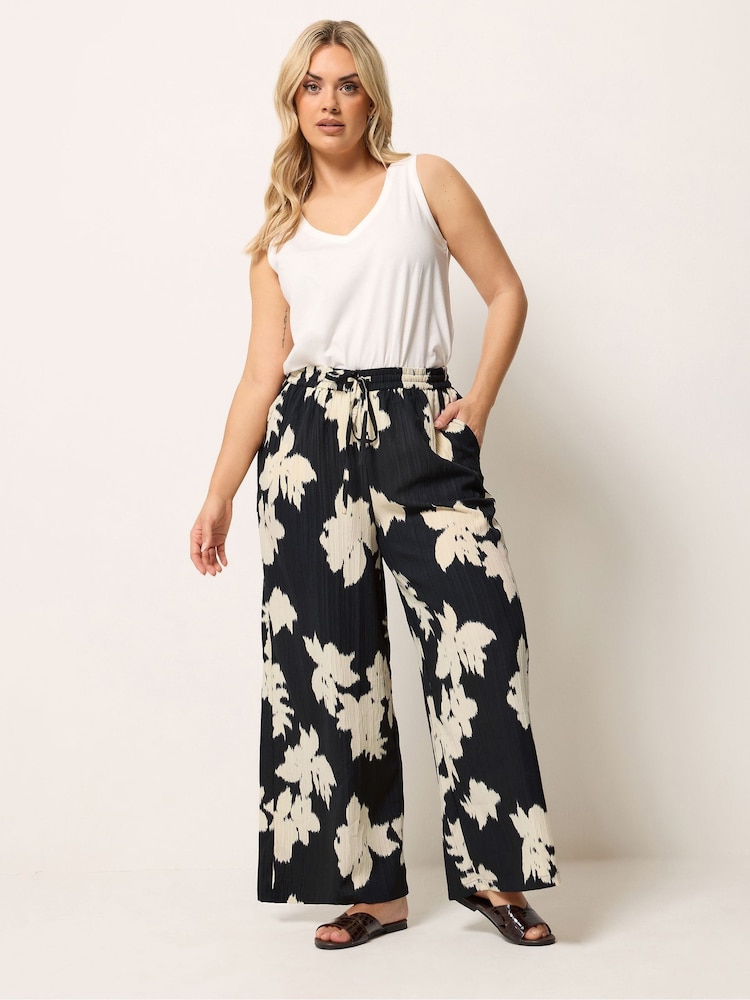 Yours Curve Black Wide Leg Trousers - Image 2 of 5 Yours Curve Black Wide Leg Trousers - Image 2 of 5
