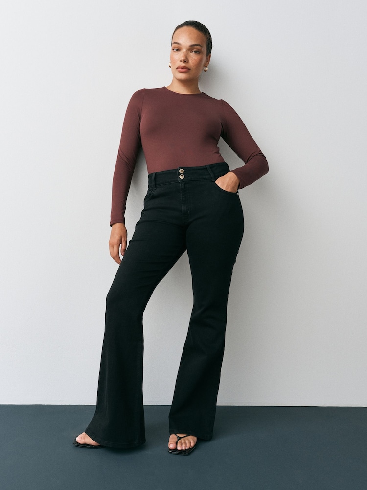 Itim - Hourglass Flare Leg Denim Jeans - Larawan 1 ng 5 Itim - Hourglass Flare Leg Denim Jeans - Larawan 1 ng 5