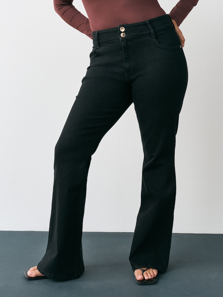 Itim - Hourglass Flare Leg Denim Jeans - Larawan 2 ng 5 Itim - Hourglass Flare Leg Denim Jeans - Larawan 2 ng 5