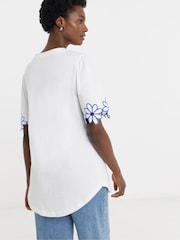 JD Williams Contrast Flower Embroidered Sleeve Longline T-Shirt - Image 2 of 4