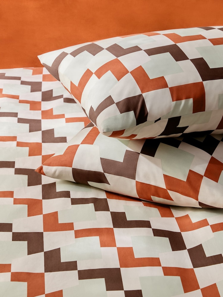 MADE.COM Rust Brown Romilly Geo 180 Thread Count Bed Set - Image 2 of 4 MADE.COM Rust Brown Romilly Geo 180 Thread Count Bed Set - Image 2 of 4
