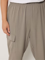 Yours Curve Natural Washed Twill Cargo Joggers - Image 4 of 5