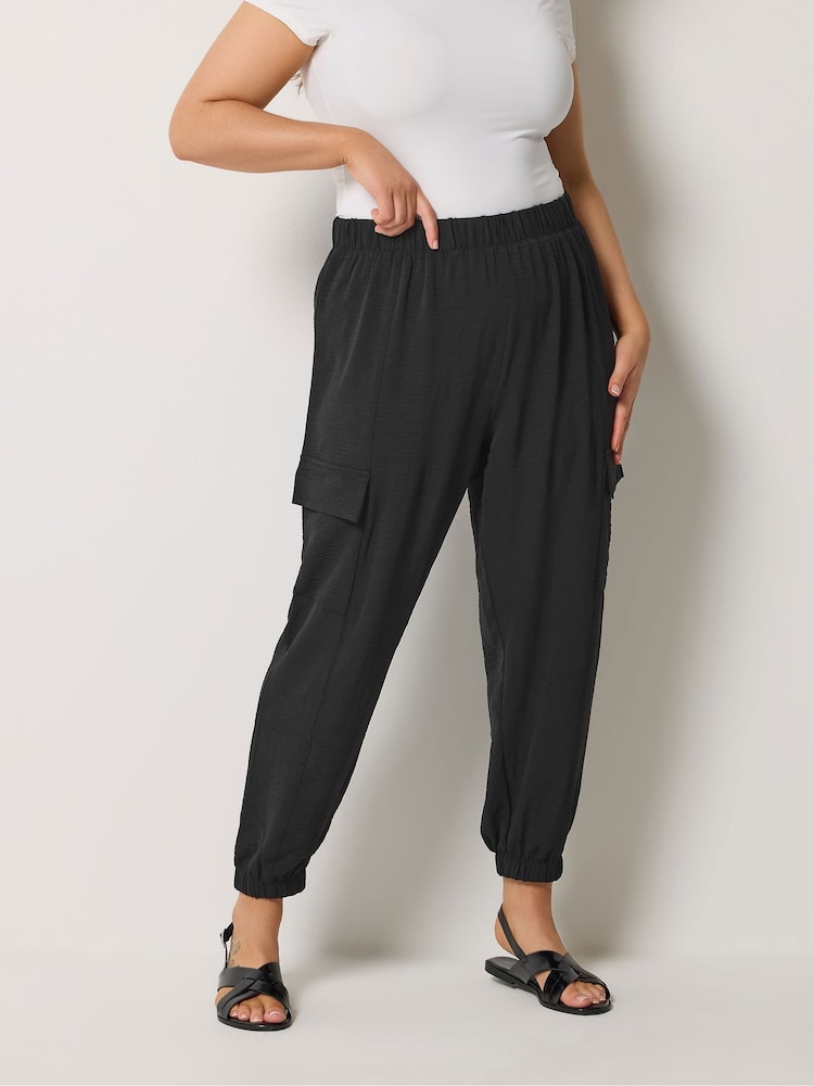 Yours Curve Black Washed Twill Cargo Joggers - Image 1 of 6