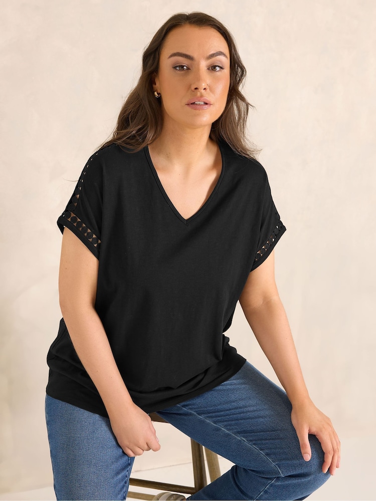 أسود - Evans Crochet Trim T-Shirt - صورة 1 من 5