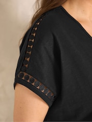 أسود - Evans Crochet Trim T-Shirt - صورة 4 من 5