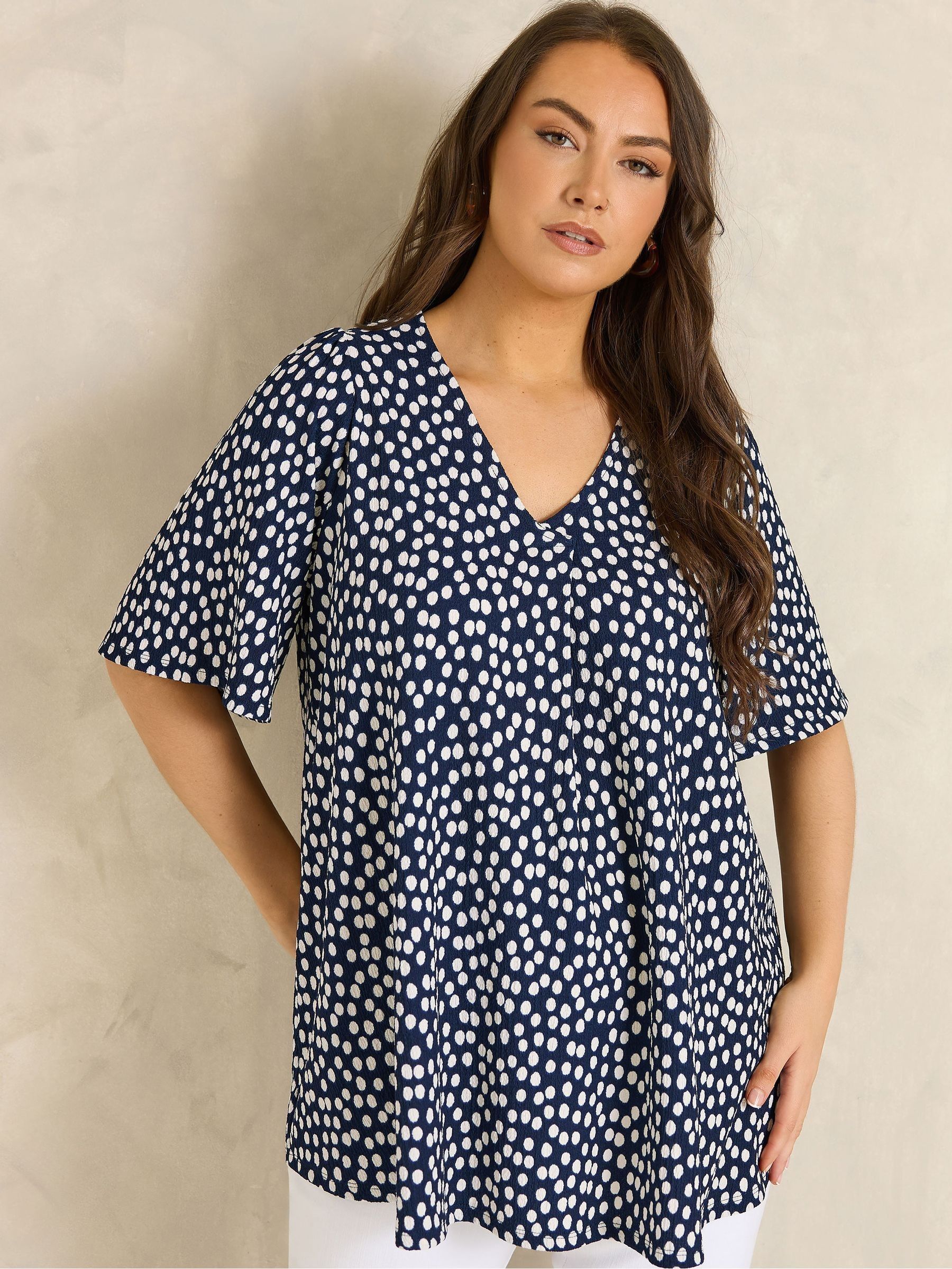 Evans Women's Blue Spot Print Pleated Swing Top