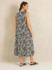 Evans Brown Linen Blend Leaf Print Maxi Dress - Image 2 of 4