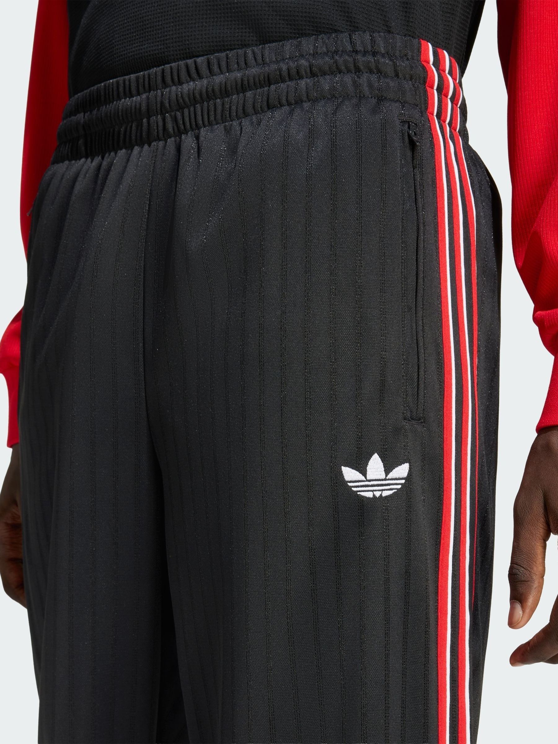 Next：日本 adidas Originals Firebird ルーズフィット ピンストライプ