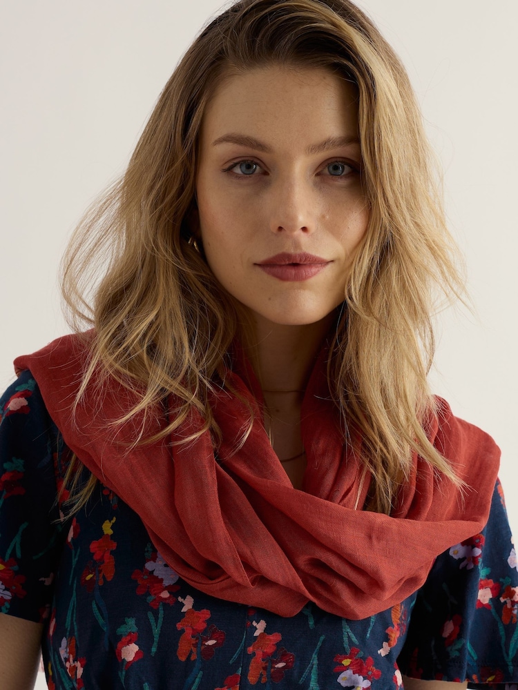 Seasalt Cornwall Red Wilcove Scarf - Image 2 of 5