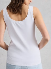 أبيض - White Stuff Piper Vest - Image 3 of 6