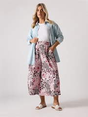 Yours Curve Pink Paisley Print Textured Cropped Trousers - Image 3 of 4