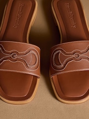 חום - Russell & Bromley סנדלי מיול, דגם Newby - תמונה 4 מתוך 7