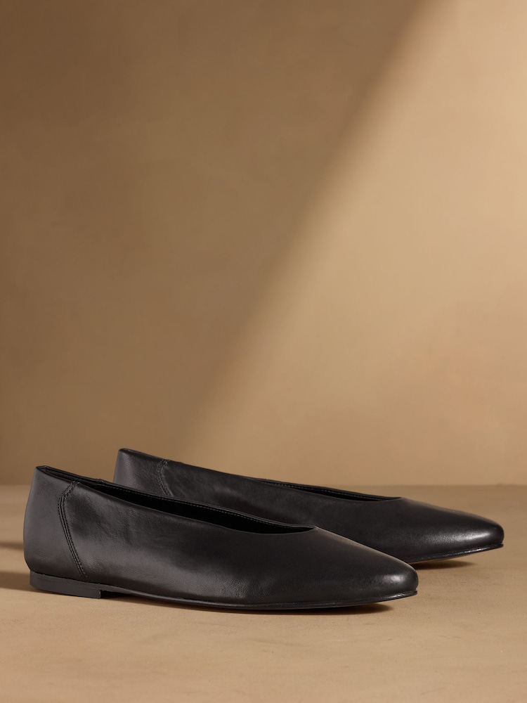 Russell & Bromley Black Norbury Ballet Flats - Image 1 of 7