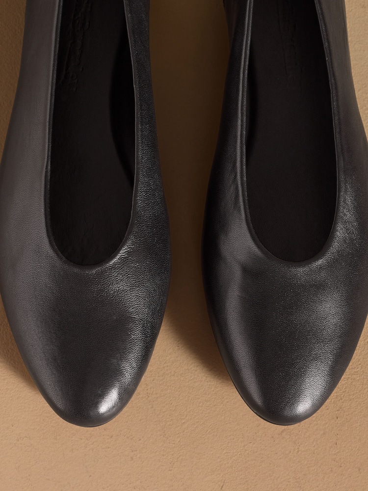 Russell & Bromley Black Norbury Ballet Flats - Image 7 of 7